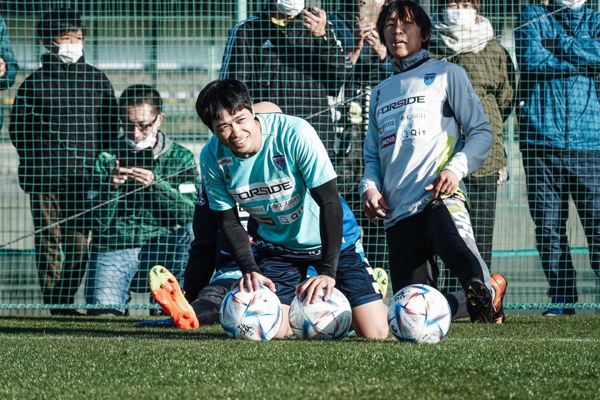 Công Phượng cười rạng rỡ trong buổi tập đầu tiên ở Yokohama FC